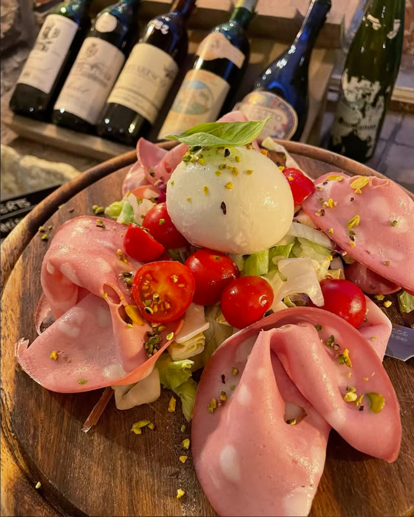 Table dressée avec élégance au Casarella